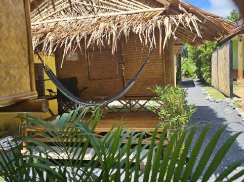 ลองบีช ซิมเปิ้ล เฮ้าส์