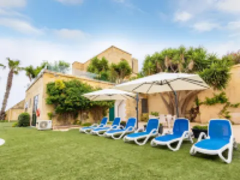 Villa Zest - 3 bedrooms (sleeps 6+2 kids) Qala village Hotels in Qala