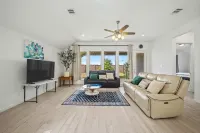 Modern Suburban Retreat Near Shopping & Park -  case vacanza in affitto