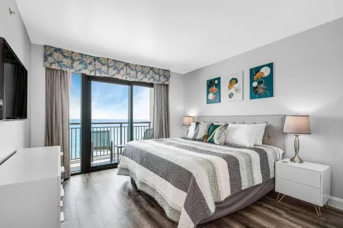 Unwind by the Waves Oceanfront 1 BD Apt - Condos