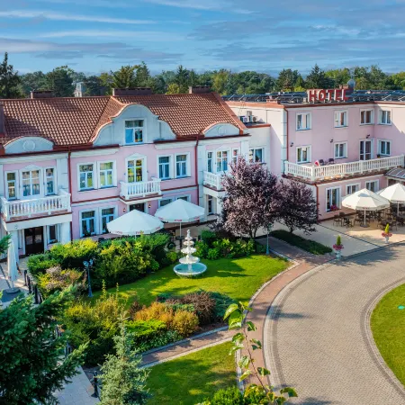Hotel Arkadia Royal Отели рядом с достопримечательностью «Вавер»