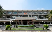 B2 Ubon Boutique & Budget Hotel Hotels near Ubon Ratchathani Central Mosque