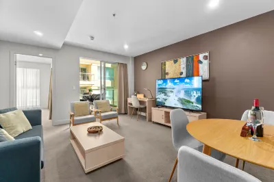 Beachfront at Glenelg Oaks Parking Pool Gym Wi-Fi 鄰近Beachouse游樂園的酒店