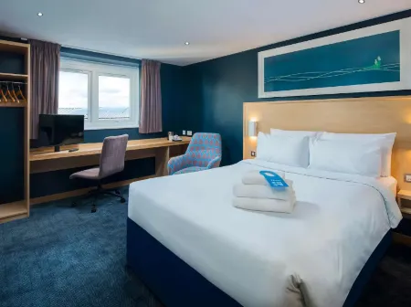 Travelodge Hotel - Ely Отели в г. Или