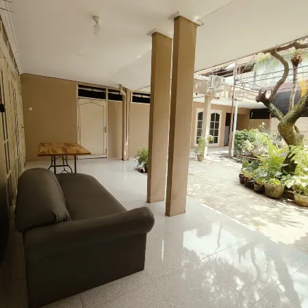 Griya Al Mukmin Отели в г. Pasar Kliwon