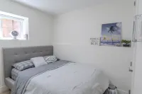 Vancouver quiet cozy 2BR1BA private entry suite near Skytrain
