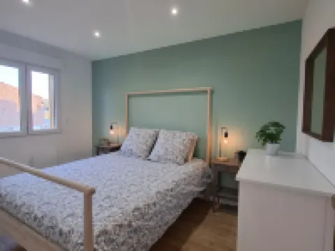 Large and quiet apartment next to the city center Hoteles en Douai