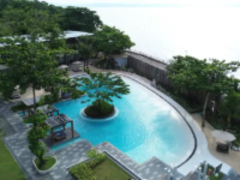 The Tropics at MacArthur Park Hotels in Palo