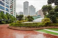 Stunning Suite 10 Steps from Eastwood Mall