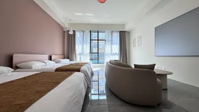 Twilight Voyage Hotels in 