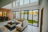 The Hide Private