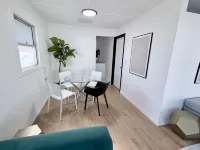 Modern Lux king Suite, Minutes To Lido Beach + DT.