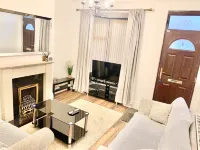 Urba Luxury Stays 4 Bed Home Sheffield University Hotels in 