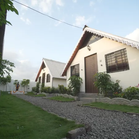 Shree Apex Resort فنادق في سولابور