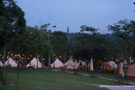 Glamping Wetland Putrajaya Отели рядом с достопримечательностью «KLIA Transit Putrajaya & Cyberjaya Station»