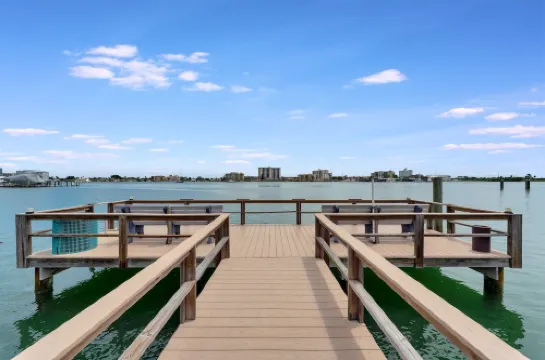 Beach 2 blocks away! Heated Pool, Waterview Suite!