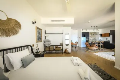 Serene Studio Apt w Balcony by Sea N' Rent 巴特亞姆住宿飯店