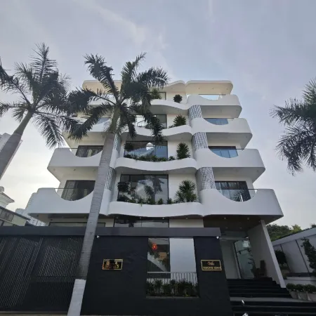 Panda Garden Hotel &Apartment Отели рядом с достопримечательностью «Гипермаркет Vincom Plaza Thu Duc»