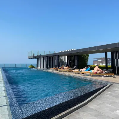 The base inn condo city 希特迪斯科附近的飯店