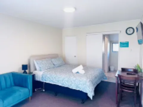 Merivale Court Studio-Unit 6