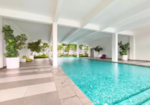 Homely Cybersquare Ensuite with Skyline View #CS5