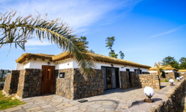 Jeju 스테이온(Stay On) 4-Star Hotel pool