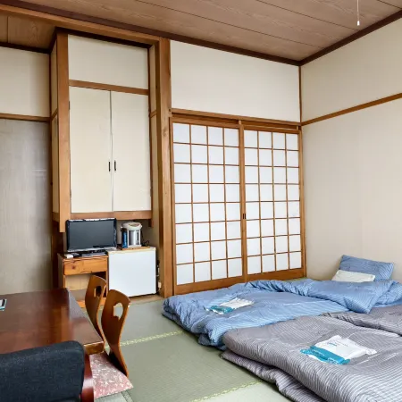 AOYAGI HOTEL โรงแรมในฮิมิ