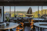 Quinta do Barrieiro - Art Selection by Maria Leal da Costa