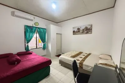 OYO 94937 Garuda Homestay Syariah Hotels in Banguntapan