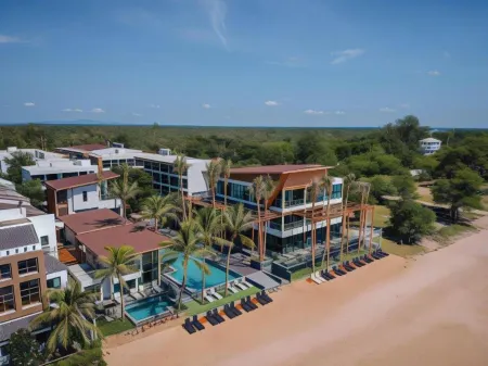 Eco Cozy Beachfront Resort Chaam Отели рядом с достопримечательностью «Simantra Private Villas»