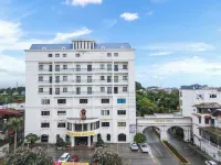 Habana Hotel Thai Nguyen Hotels near Thai Nguyen University of Technology