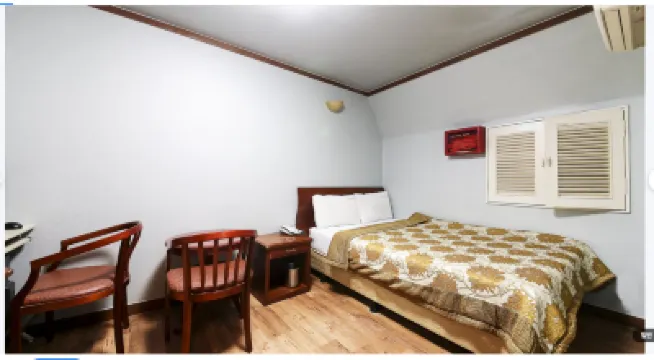 WHITE MOTEL Hotels near Hakdong Station