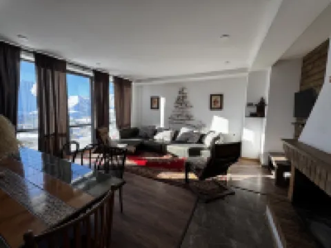 Mountain house Heavenly for 10 guests 住宿飯店