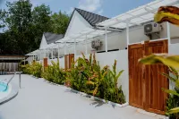 ดินนาโนะ - ที่มีสระว่ายน้ำ