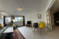 10 min walk to metro, 2 bedrooms, la défense, parking