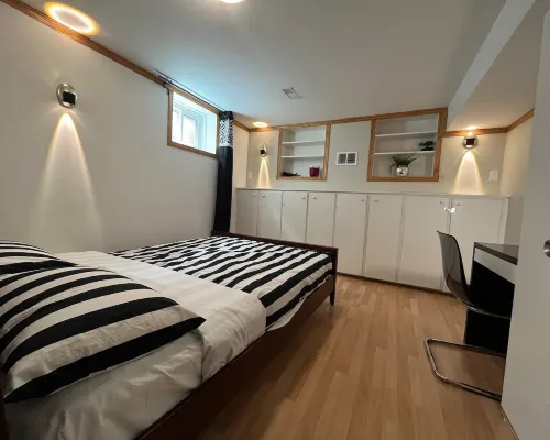 Self-contained Queen Suite • Private Kitchenette & Bath Hotels near Fairview Mall