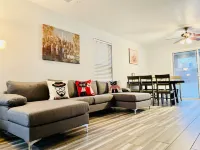 Stunning 5BR Mint Retreat Office & Accessible Bath - chambre d’hôtes