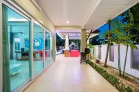 Play  Around Pool Villa Hotels in Банламунг
