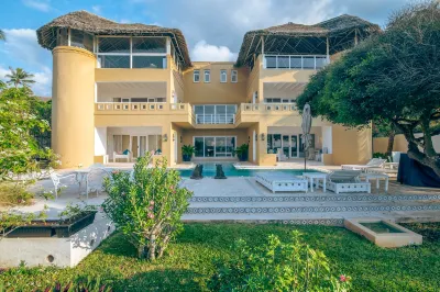 Amani Beachfront Villa  by YourHost, Watamu Các khách sạn ở Uyombo