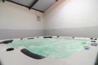 Georgetown Chanel-Style Jacuzzi & KTV 5BR 18pax(F)