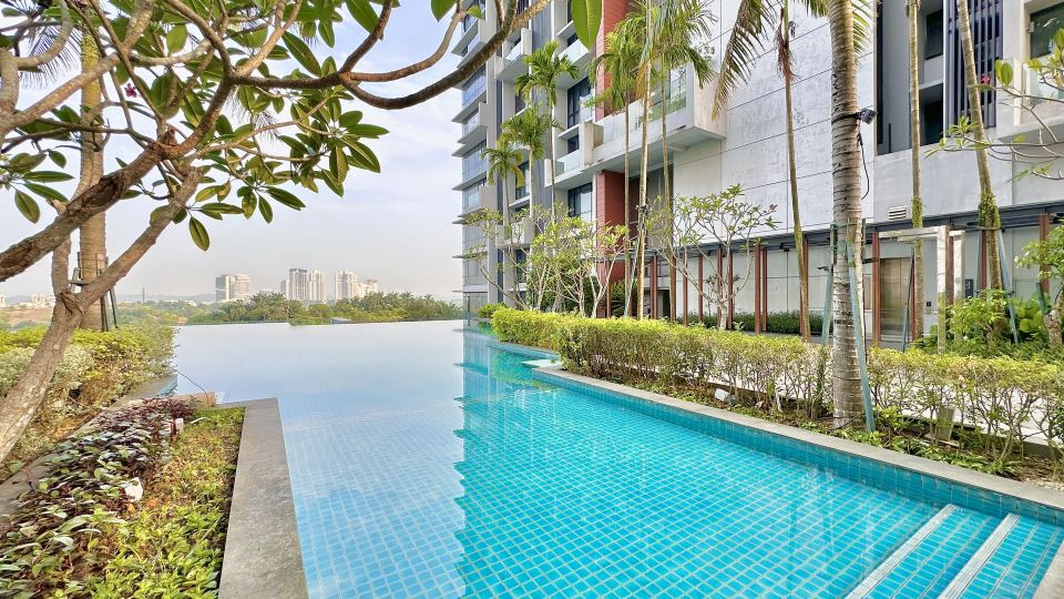 Grand Medini Residence Near Legoland by Stayrene