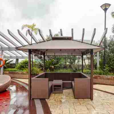 Stunning Suite 10 Steps from Eastwood Mall Hotel Exterior