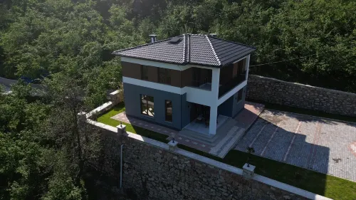 FARM STAY VILLA HIDDEN GARDEN