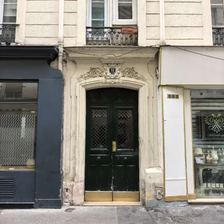 Eiffel Tower 6-Min Walk Charming Studio 3 sleeper