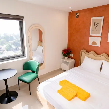 Mona Boutique Hotel Отели рядом с достопримечательностью «Гипермаркет Vincom Plaza Thu Duc»