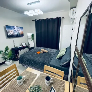 J&J Mactan Stays PS4, Netflix, Pool & PaidParking