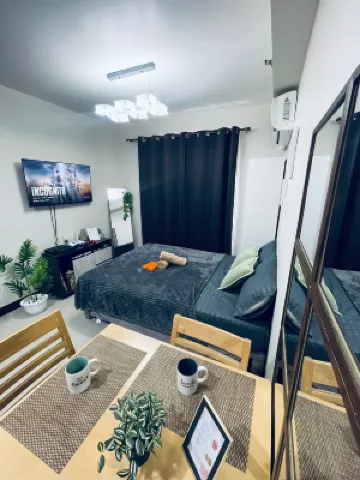 J&J Mactan Stays PS4, Netflix, Pool & PaidParking Hotels in 