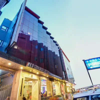 Hotel La Sapphire Airport New Delhi Отели рядом с достопримечательностью «Коммерческий центр Worldmark Aerocity»