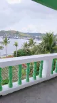 Beach Front Bed & Dine