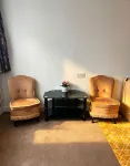 Stylish Studio with SuperKing Bed - Homestays